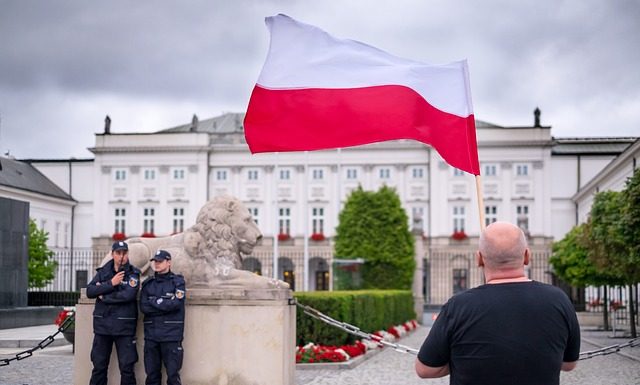 Как получить гражданство Польши